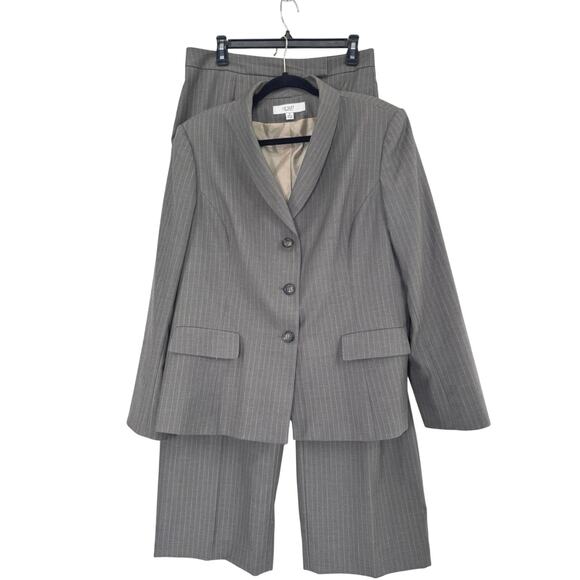 Le Suit Jackets & Blazers - Le Suit Women’s 2-Piece Charcoal gray shirt Pinstripe Suit Set Size 18